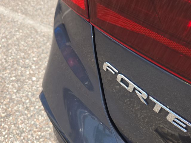 Thumbnail: 2020 Kia Forte - 22