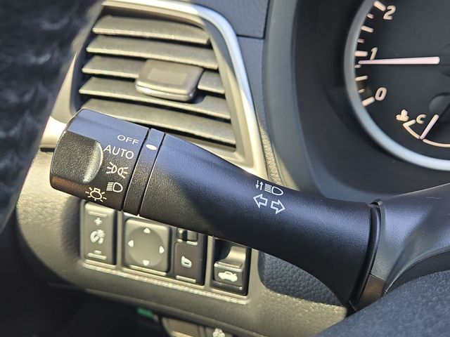 Thumbnail: 2019 Nissan Sentra - 15