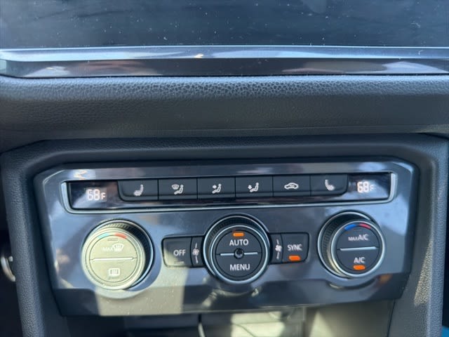 Thumbnail: 2020 Volkswagen Tiguan - 17