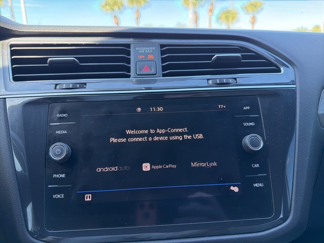 Thumbnail: 2020 Volkswagen Tiguan - 8