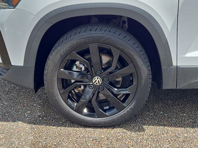 Thumbnail: 2022 Volkswagen Taos - 8