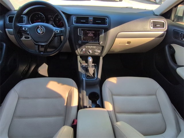 Thumbnail: 2018 Volkswagen Jetta - 10