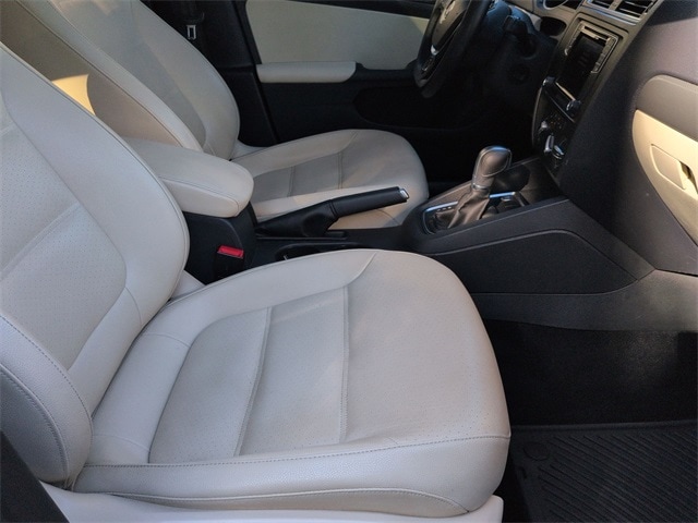 Thumbnail: 2018 Volkswagen Jetta - 30