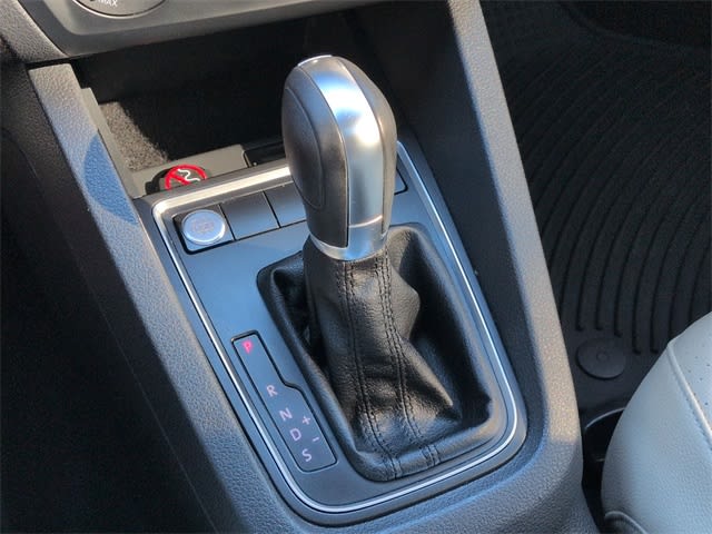 Thumbnail: 2018 Volkswagen Jetta - 16