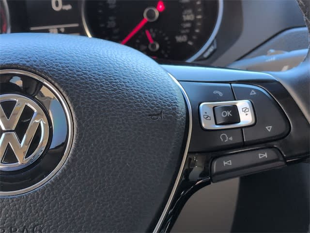 Thumbnail: 2018 Volkswagen Jetta - 32