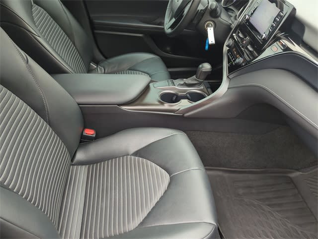 Thumbnail: 2023 Toyota Camry - 12