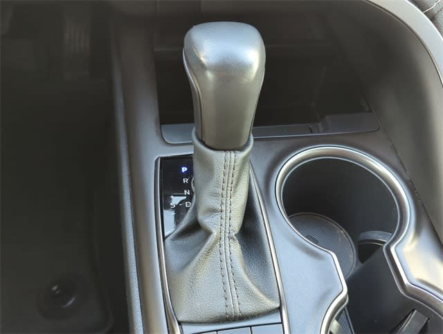 Thumbnail: 2023 Toyota Camry - 16