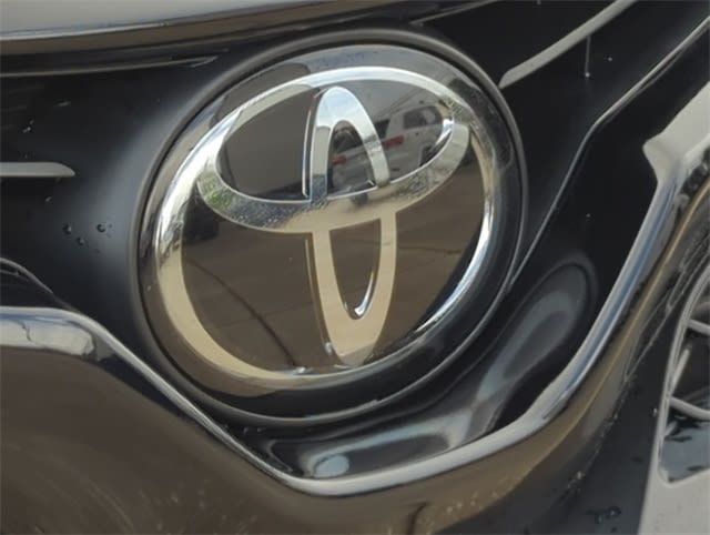 Thumbnail: 2023 Toyota Camry - 7