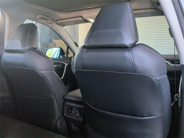 Thumbnail: 2021 Toyota RAV4 - 12