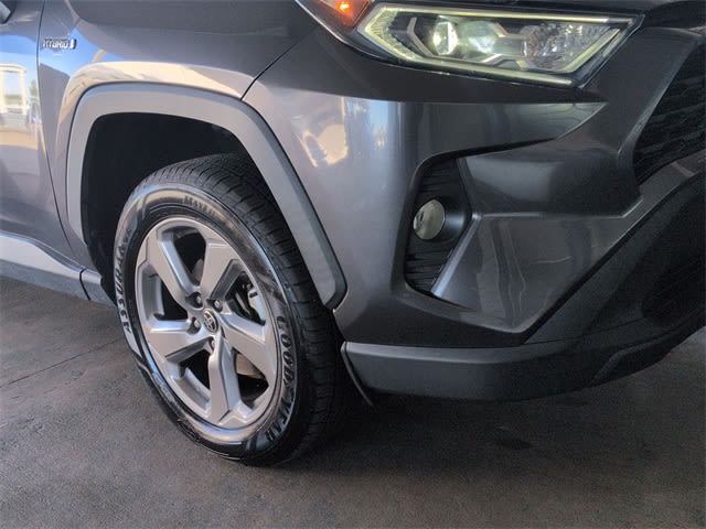 Thumbnail: 2021 Toyota RAV4 - 8