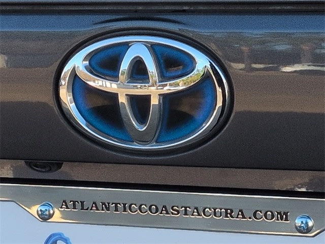 Thumbnail: 2021 Toyota RAV4 - 7