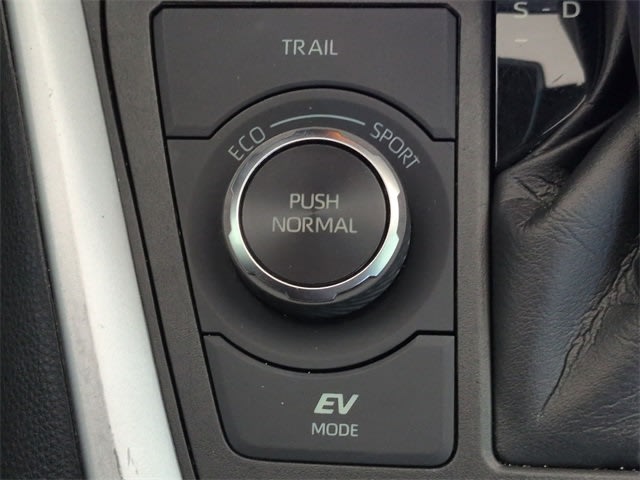 Thumbnail: 2021 Toyota RAV4 - 40