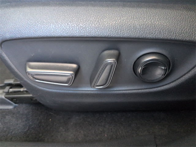 Thumbnail: 2021 Toyota RAV4 - 27