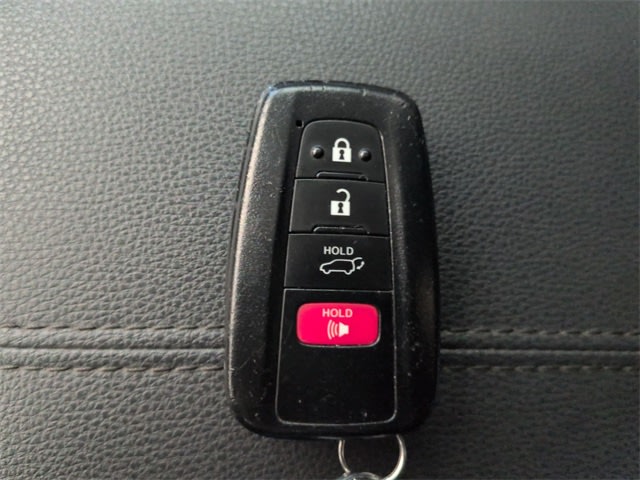 Thumbnail: 2021 Toyota RAV4 - 19