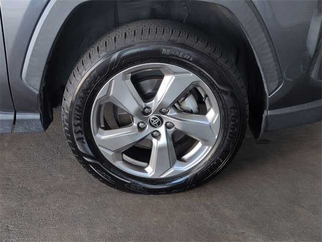 Thumbnail: 2021 Toyota RAV4 - 26