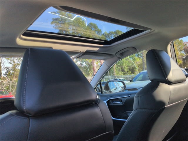 Thumbnail: 2021 Toyota RAV4 - 30