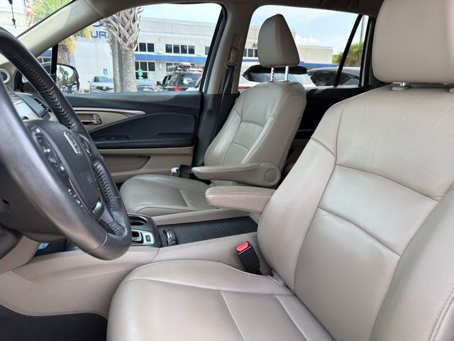 Thumbnail: 2017 Honda Pilot - 5