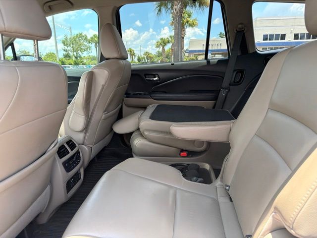 Thumbnail: 2019 Honda Pilot - 9