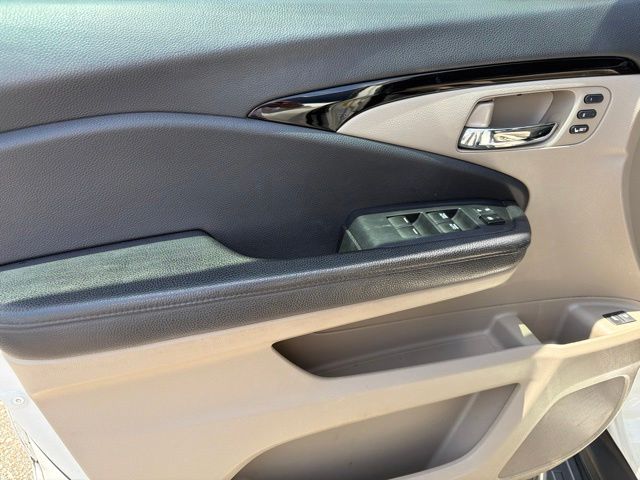 Thumbnail: 2019 Honda Pilot - 32