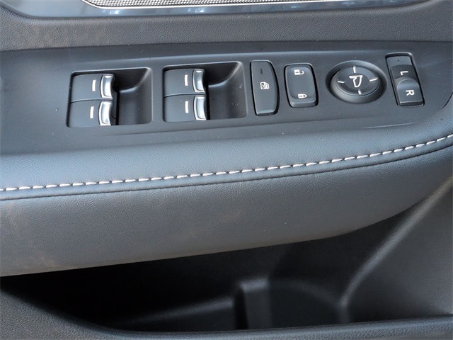 Thumbnail: 2025 Acura RDX - 40