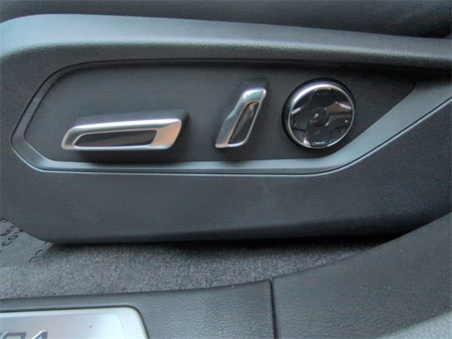 Thumbnail: 2025 Acura RDX - 26