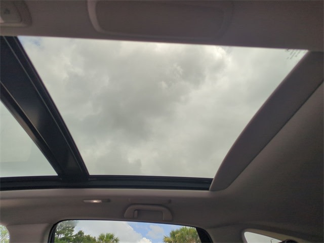 Thumbnail: 2025 Acura RDX - 30