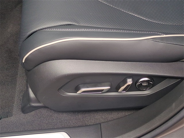 Thumbnail: 2025 Acura RDX - 27