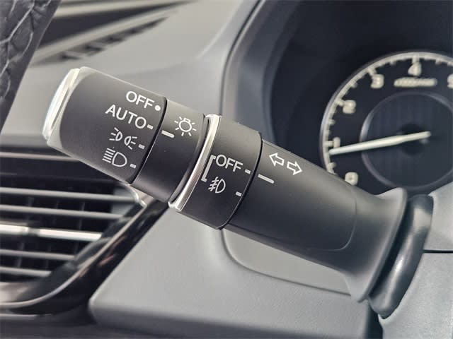 Thumbnail: 2025 Acura RDX - 15