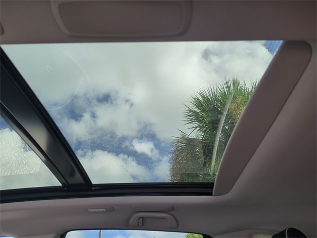 Thumbnail: 2025 Acura RDX - 32