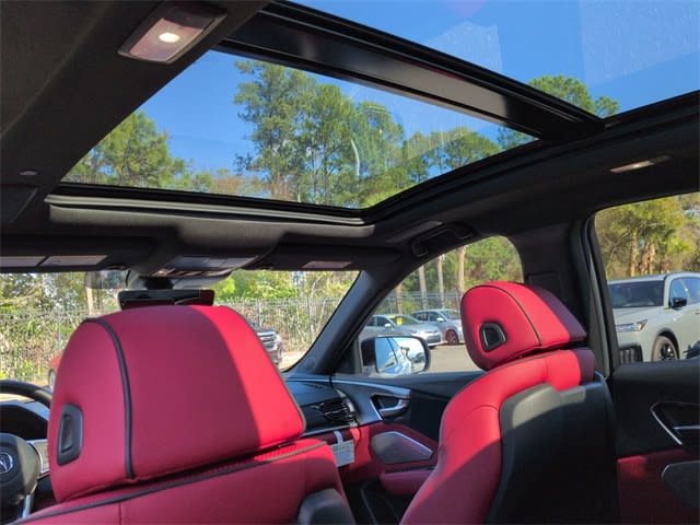 Thumbnail: 2025 Acura RDX - 30