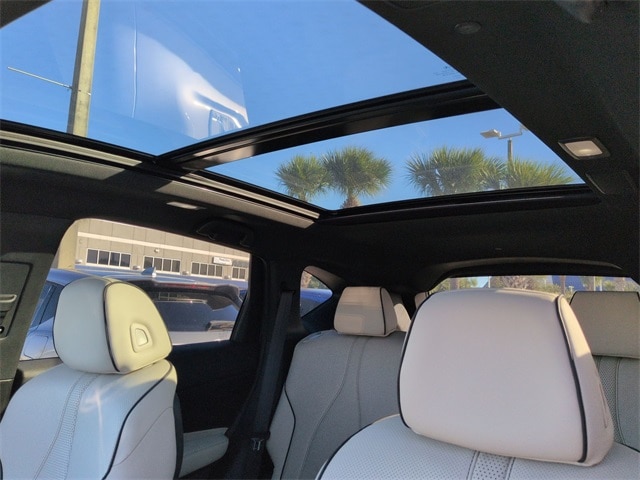 Thumbnail: 2025 Acura RDX - 28