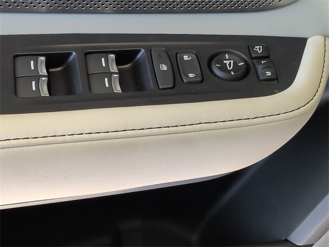 Thumbnail: 2025 Acura RDX - 42