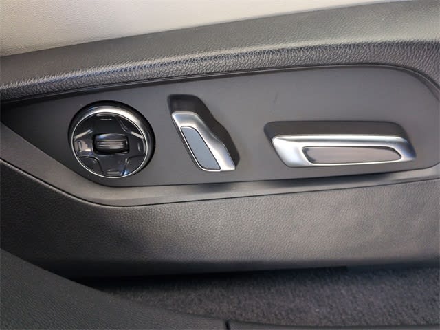 Thumbnail: 2025 Acura RDX - 27