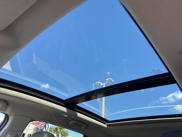 Thumbnail: 2023 Acura MDX - 30