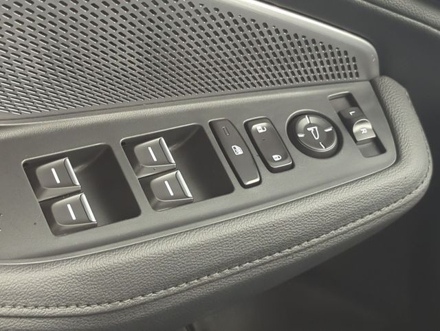 Thumbnail: 2026 Acura MDX - 42