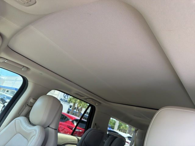 Thumbnail: 2020 Lincoln Navigator L - 29