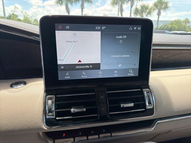 Thumbnail: 2020 Lincoln Navigator L - 33