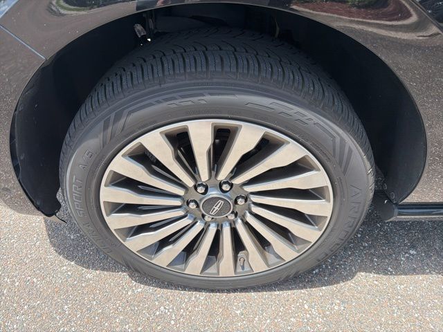 Thumbnail: 2020 Lincoln Navigator L - 5