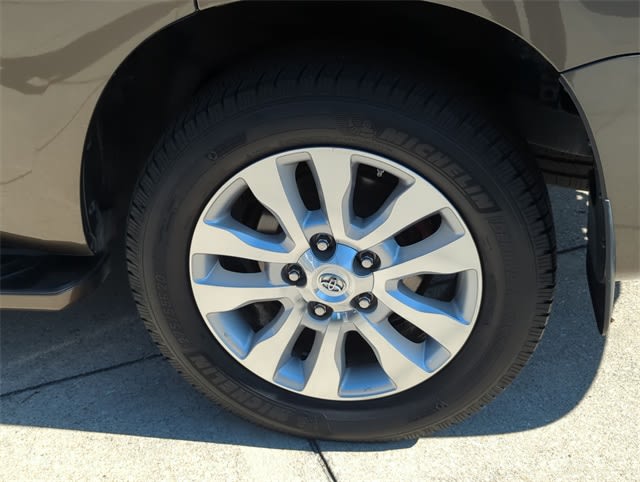 Thumbnail: 2014 Toyota Sequoia - 8
