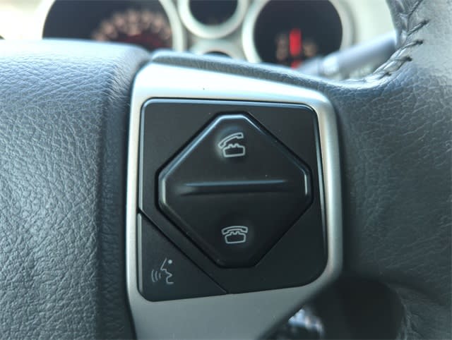 Thumbnail: 2014 Toyota Sequoia - 32