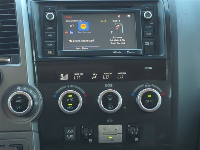 Thumbnail: 2014 Toyota Sequoia - 15
