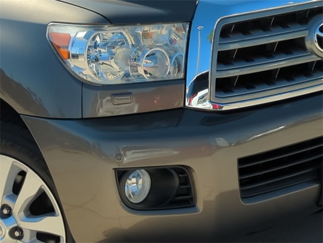 Thumbnail: 2014 Toyota Sequoia - 25
