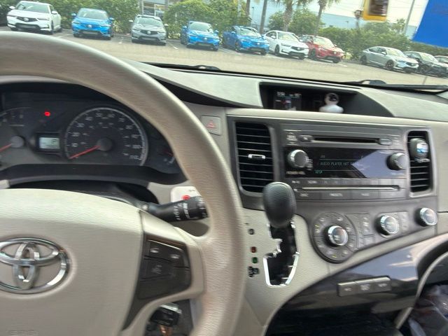Thumbnail: 2012 Toyota Sienna - 2