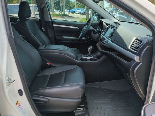 Thumbnail: 2016 Toyota Highlander - 12