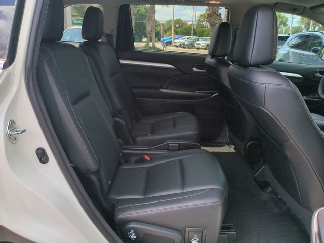 Thumbnail: 2016 Toyota Highlander - 30