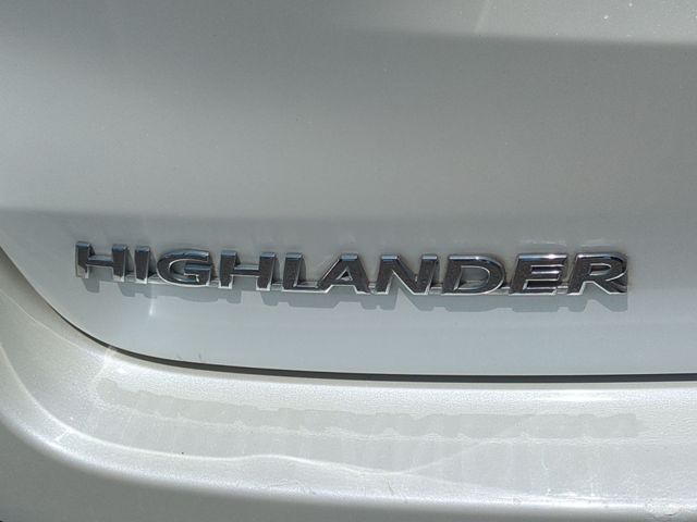 Thumbnail: 2016 Toyota Highlander - 26