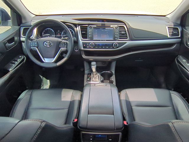 Thumbnail: 2016 Toyota Highlander - 10