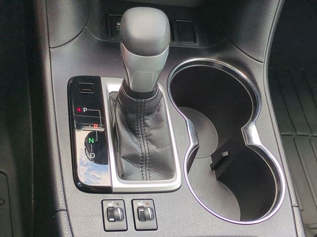Thumbnail: 2016 Toyota Highlander - 16