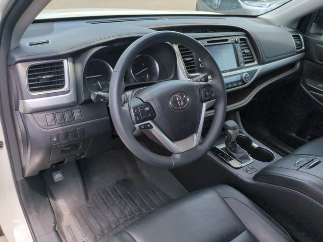 Thumbnail: 2016 Toyota Highlander - 2