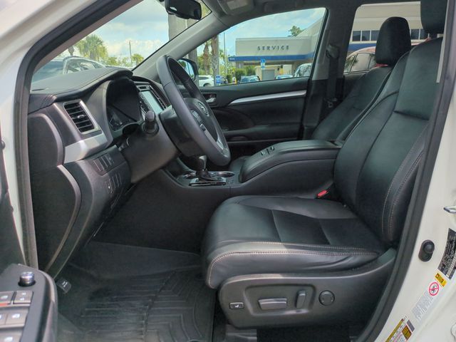 Thumbnail: 2016 Toyota Highlander - 11